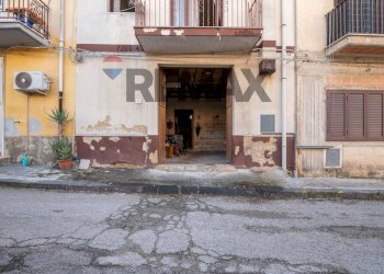 Edificio all\'aperto - Independent house Via Vittorio Veneto
 
646, Grammichele - photo 32