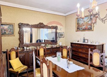 Sala da pranzo - Quadrilocale Via Caduti del lavoro
 
7, Mascalucia - foto 2