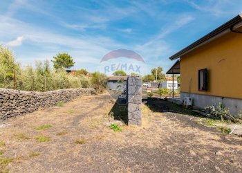 Giardino - Casa indipendente Via Ragalidda
 
snc, Nicolosi - foto 6