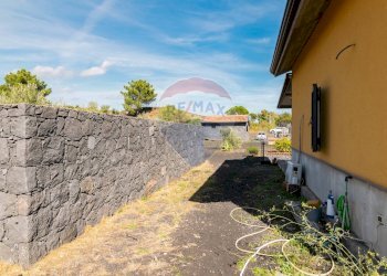 Giardino - Casa indipendente Via Ragalidda
 
snc, Nicolosi - foto 7