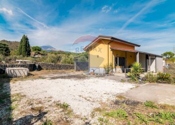 Casa all\'aperto - Casa indipendente Via Ragalidda
 
snc, Nicolosi - foto 9