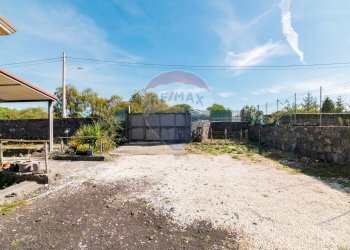 Giardino - Casa indipendente Via Ragalidda
 
snc, Nicolosi - foto 11