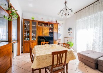 Sala da pranzo - Trilocale Via Piccola Atene
 
18, Sabbioneta - foto 11