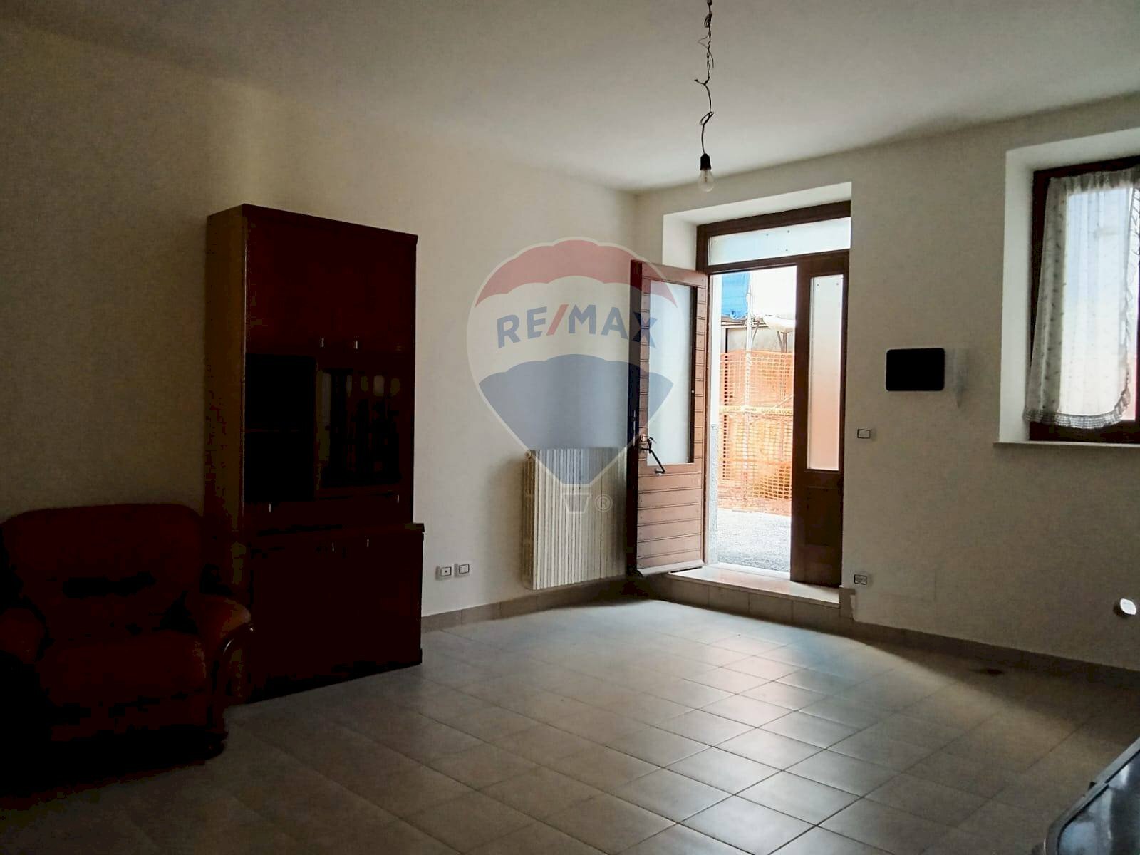 Stanza vuota - Casa semi indipendente Via Baglietto
 
15, Castelvecchio Subequo - foto 2