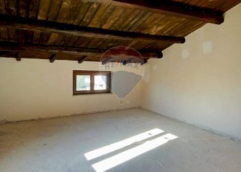 Stanza vuota - Casa semi indipendente Via Baglietto
 
15, Castelvecchio Subequo - foto 14