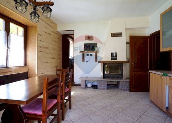 Sala da pranzo - Trilocale via Monterosa
 
4, Scopa - foto 6