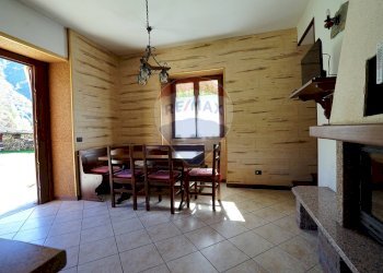 Sala da pranzo - Trilocale via Monterosa
 
4, Scopa - foto 7