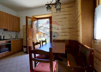 Sala da pranzo - Trilocale via Monterosa
 
4, Scopa - foto 8