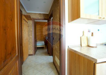 Hall / corridoio - Trilocale via Monterosa
 
4, Scopa - foto 11