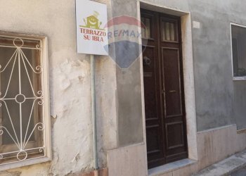Edificio all\'aperto - Terreno non edificabile Via Ten. Schembari
 
2, Ragusa - foto 2