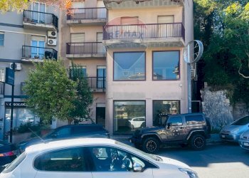 Piscina - Locale Commerciale via archimede
 
318, Ragusa - foto 2