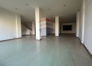 Stanza vuota - Locale Commerciale via archimede
 
318, Ragusa - foto 10