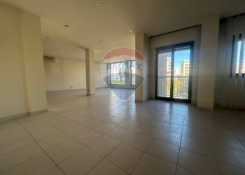 Stanza vuota - Locale Commerciale via archimede
 
318, Ragusa - foto 16