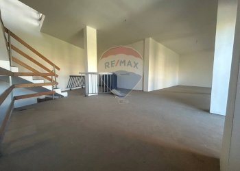 Stanza vuota - Locale Commerciale via archimede
 
318, Ragusa - foto 28