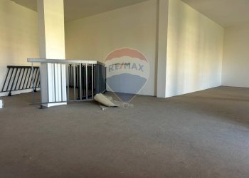 Stanza vuota - Locale Commerciale via archimede
 
318, Ragusa - foto 29