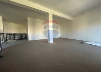 Stanza vuota - Locale Commerciale via archimede
 
318, Ragusa - foto 31