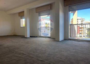 Stanza vuota - Locale Commerciale via archimede
 
318, Ragusa - foto 37