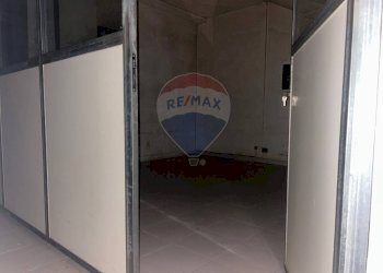 Stanza vuota - Locale Commerciale via archimede
 
318, Ragusa - foto 45