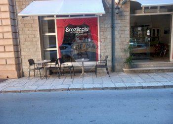 Edificio all\'aperto - Bar Tavola Calda - Fredda via bixio
 
44, Vittoria - foto 1