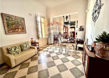 Sala da pranzo - Attività Commerciale Via Montegrappa
 
3, Lecce - foto 4