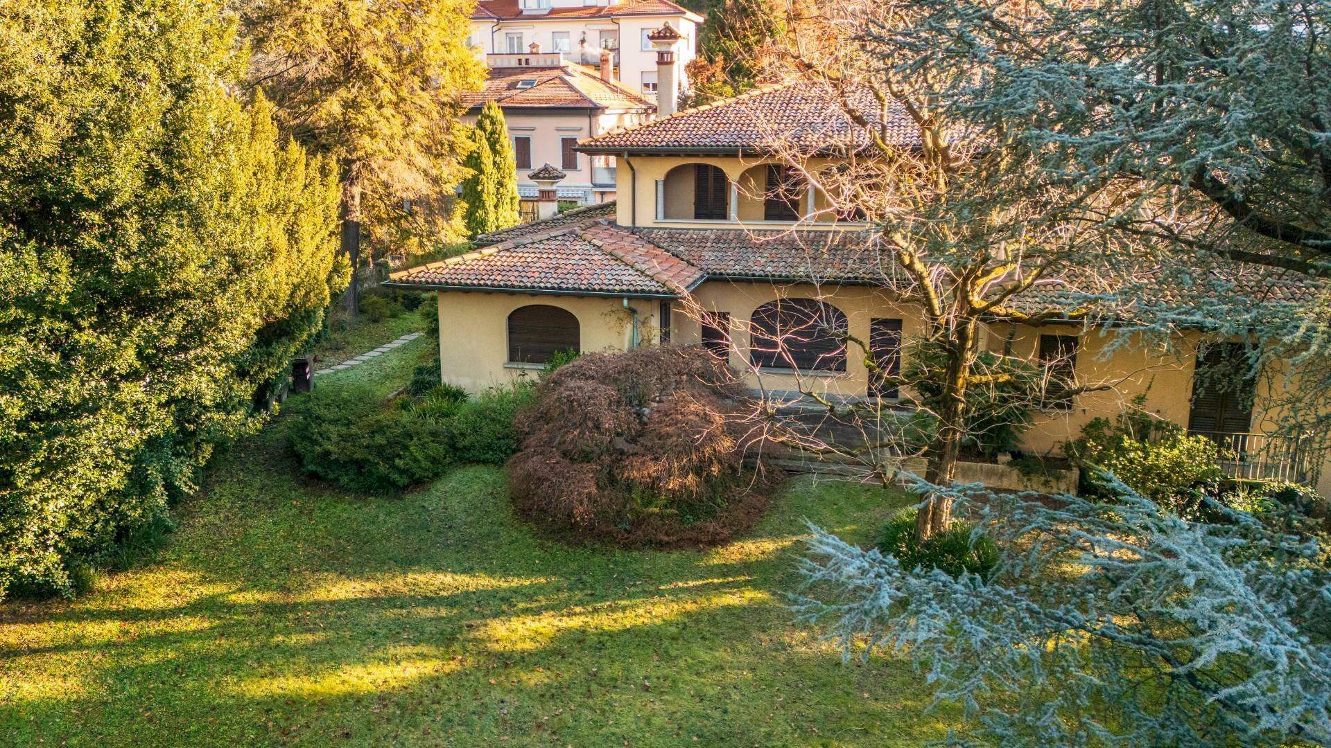 Foto 1 - Villa Viale Aguggiari
 
14, Varese - foto 1