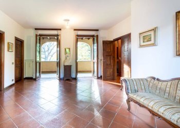 Foto 13 - Villa Viale Aguggiari
 
14, Varese - foto 13