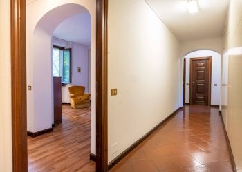 Foto 14 - Villa Viale Aguggiari
 
14, Varese - foto 14