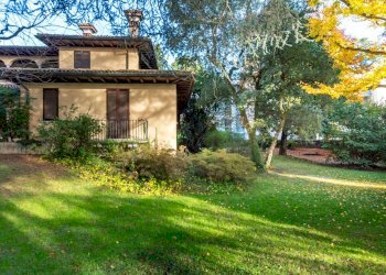 Foto 20 - Villa Viale Aguggiari
 
14, Varese - foto 20