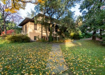 Foto 2 - Villa Viale Aguggiari
 
14, Varese - foto 2