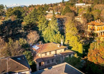 Foto 3 - Villa Viale Aguggiari
 
14, Varese - foto 3