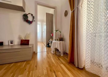 Three-room apartment Genova - photo 4