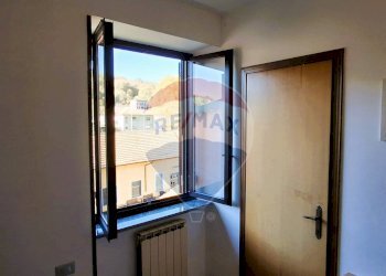 Stanza vuota - Trilocale via Roma
 
13, Dormelletto - foto 26