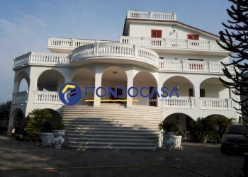 Foto 2 - Villa via nazionale
 
10, Amorosi - foto 2