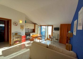 Salone - Bilocale via Aurelia, 75, Ceriale - foto 2