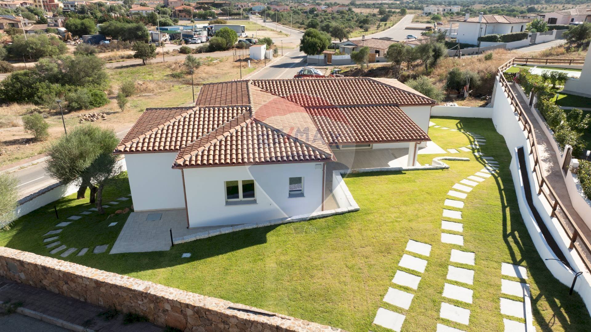 l\'esterno della villa - Villa Via Leonardo Da Vinci
 
SNC, Loiri Porto San Paolo - photo 2