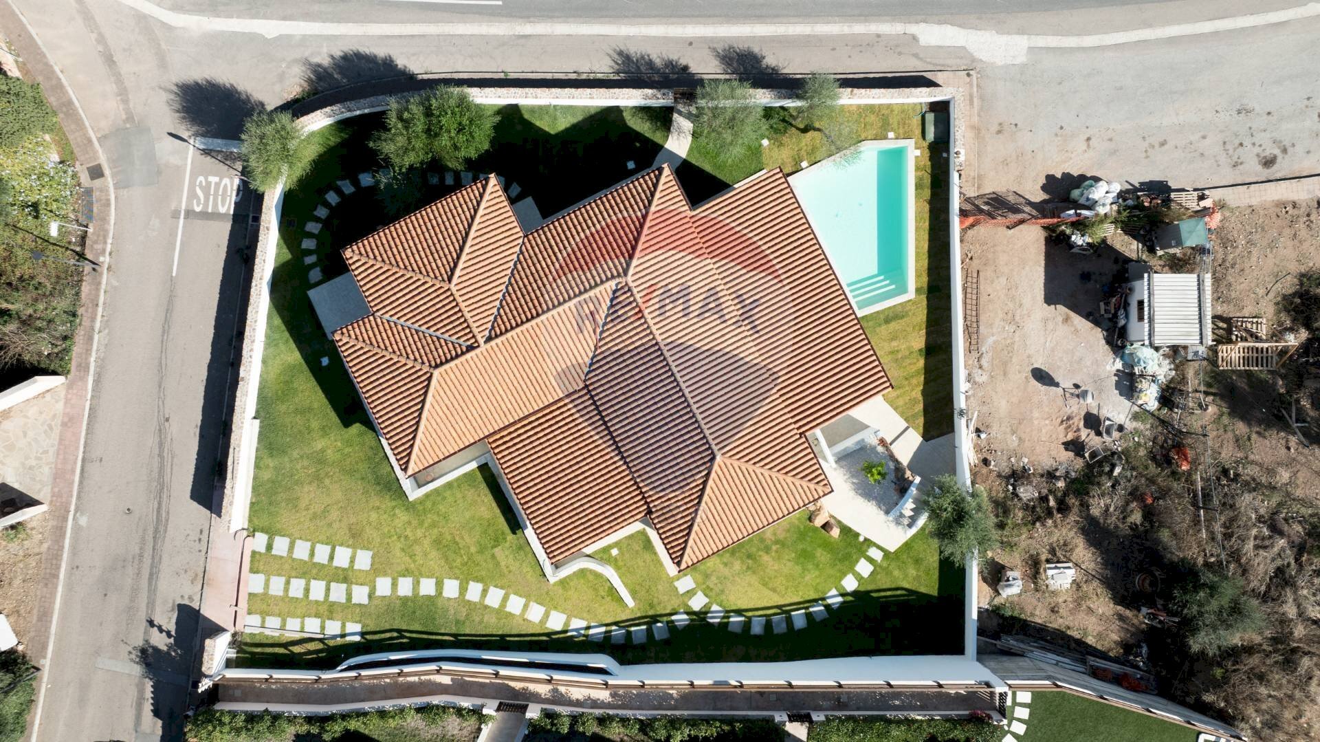 vista dall\'alto - Villa Via Leonardo Da Vinci
 
SNC, Loiri Porto San Paolo - photo 3