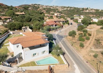 l\'esterno della villa - Villa Via Leonardo Da Vinci
 
SNC, Loiri Porto San Paolo - foto 2