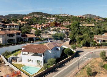 l\'esterno della villa - Villa Via Leonardo Da Vinci
 
SNC, Loiri Porto San Paolo - foto 5