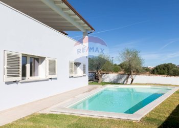 Piscina - Villa Via Leonardo Da Vinci
 
SNC, Loiri Porto San Paolo - foto 8