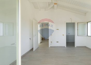 camera - Villa Via Leonardo Da Vinci
 
SNC, Loiri Porto San Paolo - foto 21