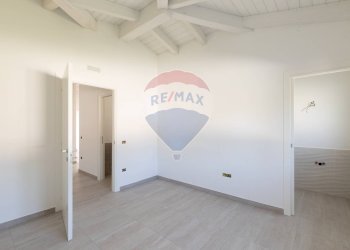 Stanza vuota - Villa Via Leonardo Da Vinci
 
SNC, Loiri Porto San Paolo - foto 26