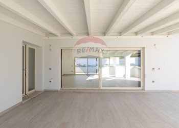 terrazza - Villa Via Leonardo Da Vinci
 
SNC, Loiri Porto San Paolo - foto 28