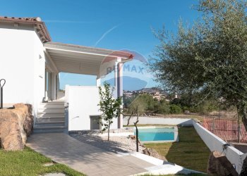 Piscina - Villa Via Leonardo Da Vinci
 
SNC, Loiri Porto San Paolo - foto 31
