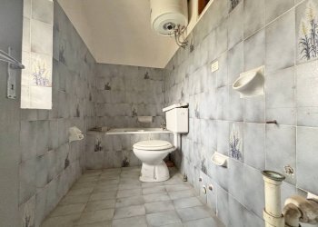 Bagno - Casa indipendente via Cuneo, 88, Mondovì - foto 8