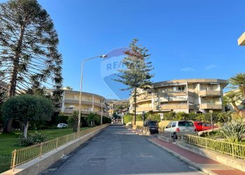 Edificio all\'aperto - Monolocale Santo Stefano al Mare - foto 1