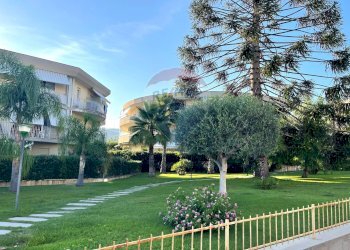 Giardino - Monolocale Santo Stefano al Mare - foto 2