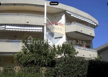 Edificio all\'aperto - Trilocale Santo Stefano al Mare - foto 1