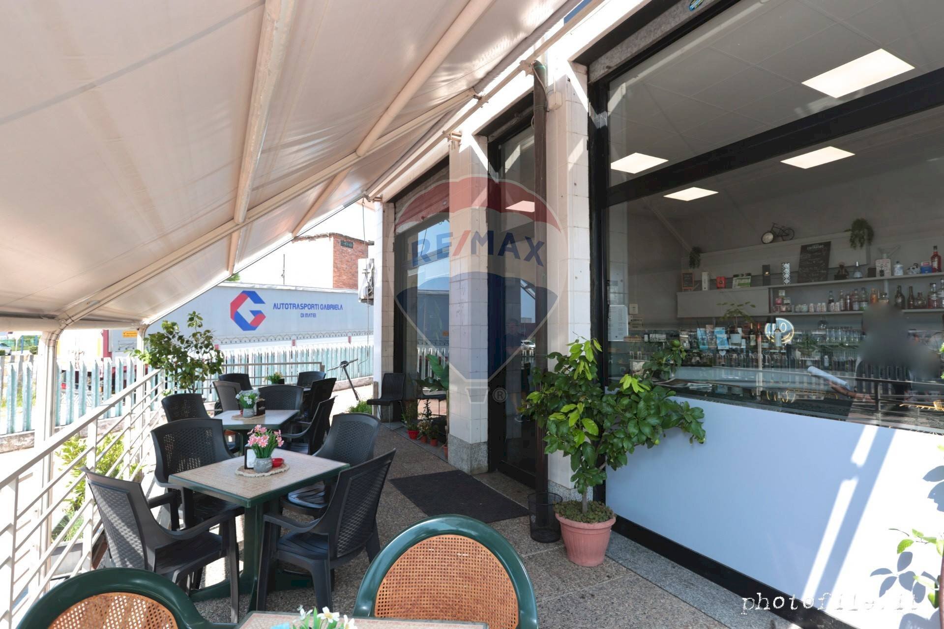 Terrazza - Bar Tavola Calda - Fredda Via Nazionale
 
9, Cambiano - foto 3