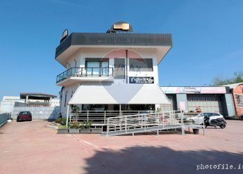 Casa all\'aperto - Cafeteria - Cold Bar Via Nazionale
 
9, Cambiano - photo 1