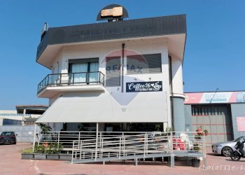 Casa all\'aperto - Cafeteria - Cold Bar Via Nazionale
 
9, Cambiano - photo 2